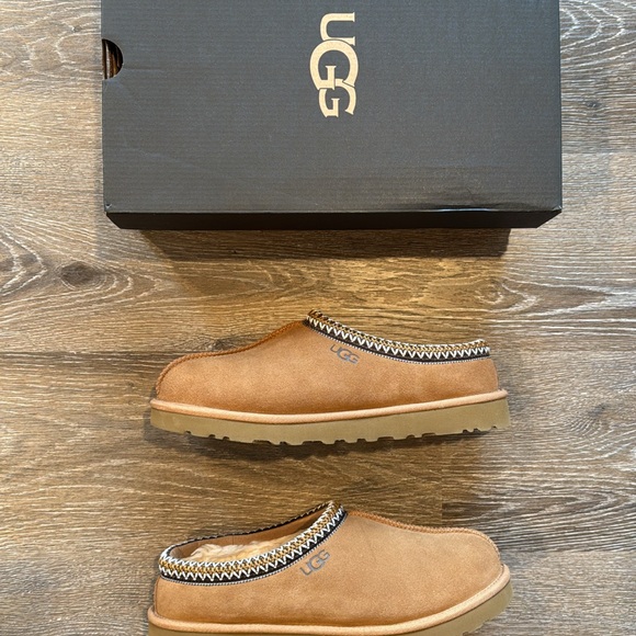 UGG Men's Tan Slip-On Shoes - Picture 1 of 4